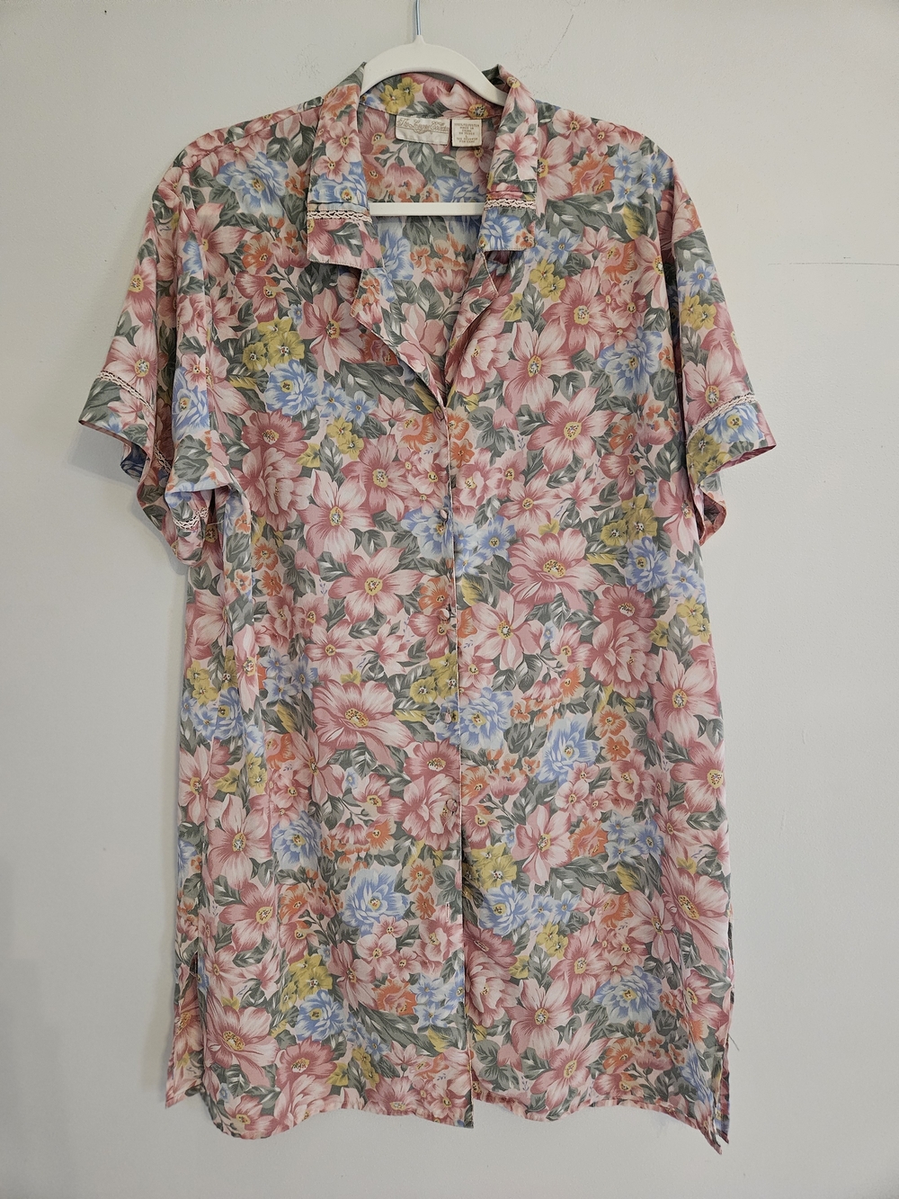 Vintage The Lingerie Collection Soft Floral Short-Sleeve Lounge Robe Nightgown